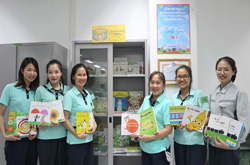 Canon Vietnam employees frequently borrow Ehon book to read with children