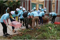 Volunteers of Canon & commune Youth Union joined in cleaning activities