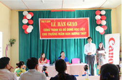 Đại diện Canon Việt Nam phát biểu tại buổi lễ 
