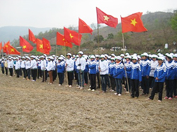 500 students from Luc Ngan 4 High school participated in the festiveal