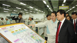 Mr. Tran Van Tuy in Tienson factory tour