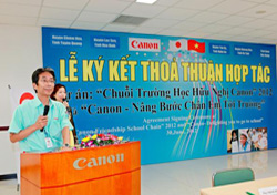 TGĐ công ty TNHH Canon Việt Nam phát biểu tại buổi lễ