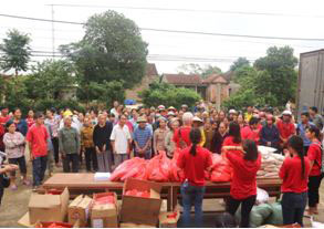 Local people were waiting for receiving relief-aid