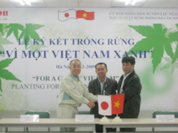Planting Forest Agreement Signing Ceremony to kick off planting forest project named “For a Green Viet Nam”.