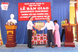 GD handed over 5 new classrooms to Thanh Ba district