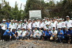 Planting forest “For a green Vietnam