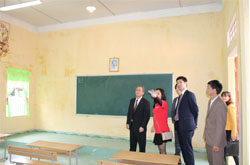 Ban lãnh đạo công ty thăm lớp học 